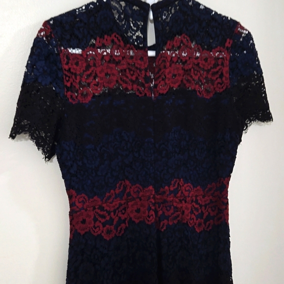 Lace dress - Picture 5 of 6